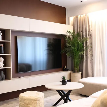 Theemeraldsuiteapartament ティラナ