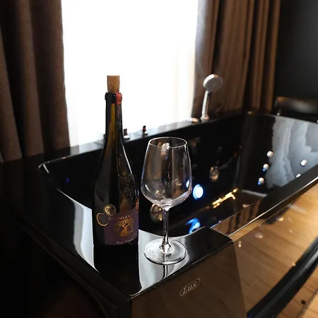 アパート Theemeraldsuiteapartament *