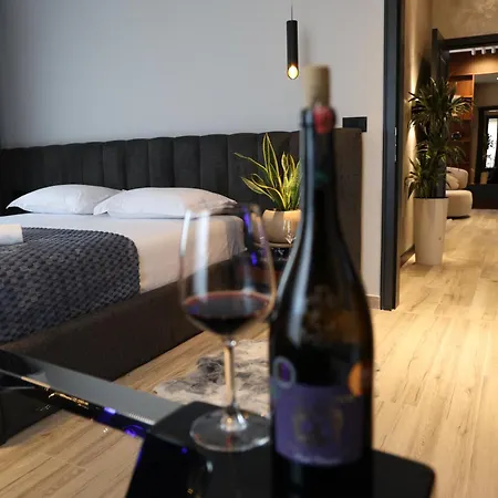 Theemeraldsuiteapartament アパート *