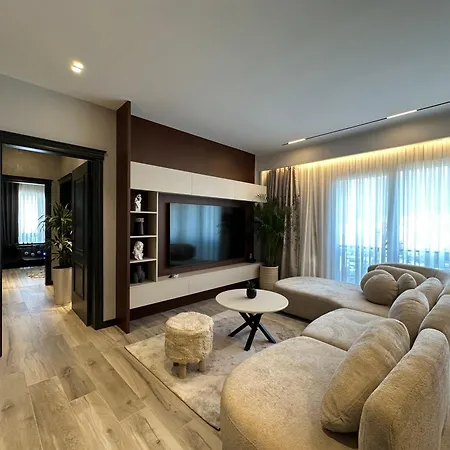 Theemeraldsuiteapartament Lägenhet Tirana