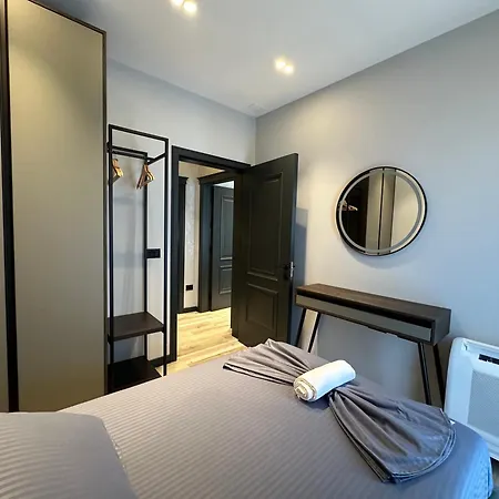 Theemeraldsuiteapartament Lägenhet